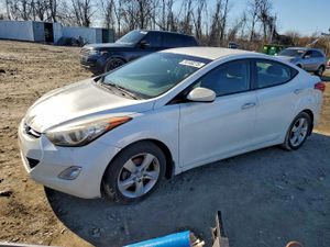 Hyundai Elantra GLS 1.8L 4 2013
