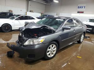 Toyota Camry BASE 2.5L 4 2011