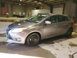 Ford Focus SE 2.0L 4 2012