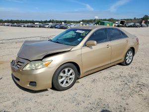 Toyota Camry BASE 2.5L 4 2011