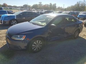 Volkswagen Jetta BASE 2.0L 4 2014