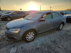 Volkswagen Jetta BASE 2.0L 4 2013