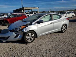 Hyundai Elantra GLS 1.8L 4 2013