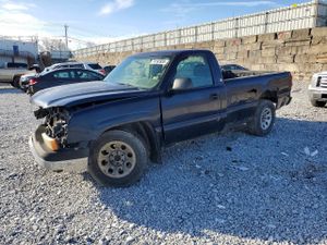 Chevrolet Silverado 1500 C1500 4.3L 6 2005
