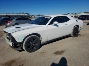 Dodge Challenger 3.6L 6 2015