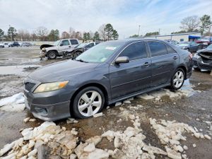 Toyota Camry BASE 2.5L 4 2011