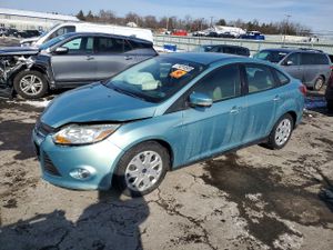 Ford Focus SE 2.0L 4 2012