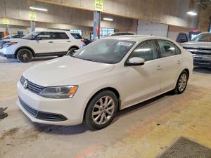 Volkswagen Jetta SE 1.8L 4 2014