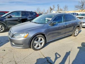 Volkswagen Passat SE 2.0L 4 2013