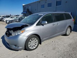 Toyota Sienna XLE 3.5L 6 2011