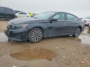 Nissan Altima SV 2.5L 4 2025