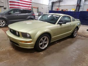 Ford Mustang GT 4.6L 8 2005