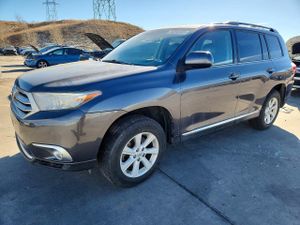 Toyota Highlander BASE 3.5L 6 2013