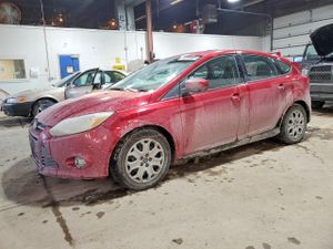 Ford Focus SE 2.0L 4 2012