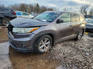 Toyota Highlander XLE 3.5L 6 2015