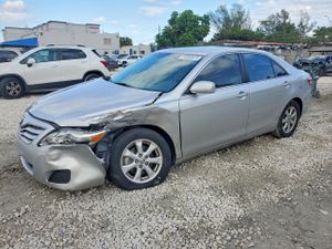 Toyota Camry BASE 2.5L 4 2011
