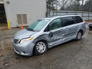 Toyota Sienna XLE 3.5L 6 2014