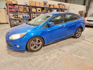 Ford Focus SE 2.0L 4 2014