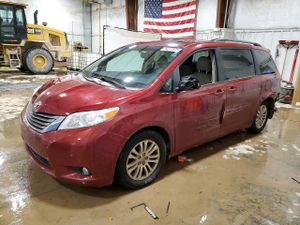 Toyota Sienna XLE 3.5L 6 2012