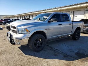 RAM 1500 SLT 5.7L 8 2015