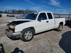 Chevrolet Silverado 1500 C1500 4.3L 6 2004