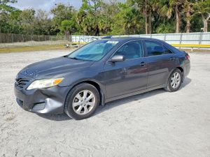 Toyota Camry BASE 2.5L 4 2010