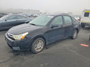 Ford Focus SE 2.0L 4 2010