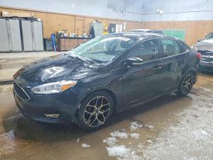 Ford Focus SE 2.0L 4 2015