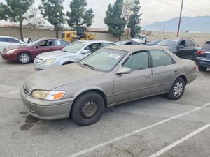 Toyota Camry LE 3.0L 6 2000