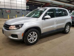 Volkswagen Tiguan S 2.0L 4 2014