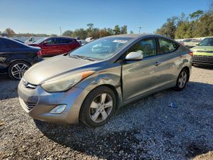 Hyundai Elantra GLS 1.8L 4 2013