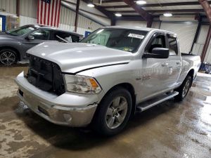 RAM 1500 SLT 5.7L 8 2015