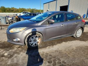 Ford Focus SE 2.0L 4 2012
