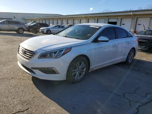 Hyundai Sonata SE 2.4L 4 2015