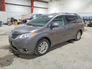 Toyota Sienna XLE 3.5L 6 2012