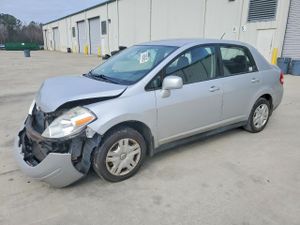 Nissan Versa S 1.8L 4 2011
