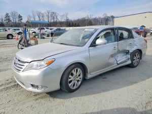 Toyota Avalon BASE 3.5L 6 2011