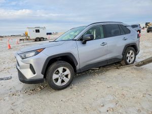 Toyota Rav4 LE 2.5L 4 2021