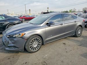 Ford Fusion SE HYBRID 2.0L 4 2013