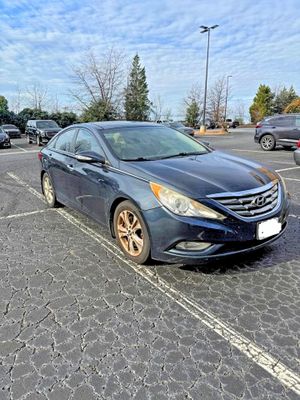 Hyundai Sonata SE 2.4L 4 2012