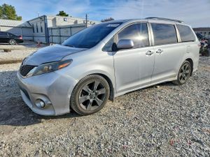 Toyota Sienna SPORT 3.5L 6 2015