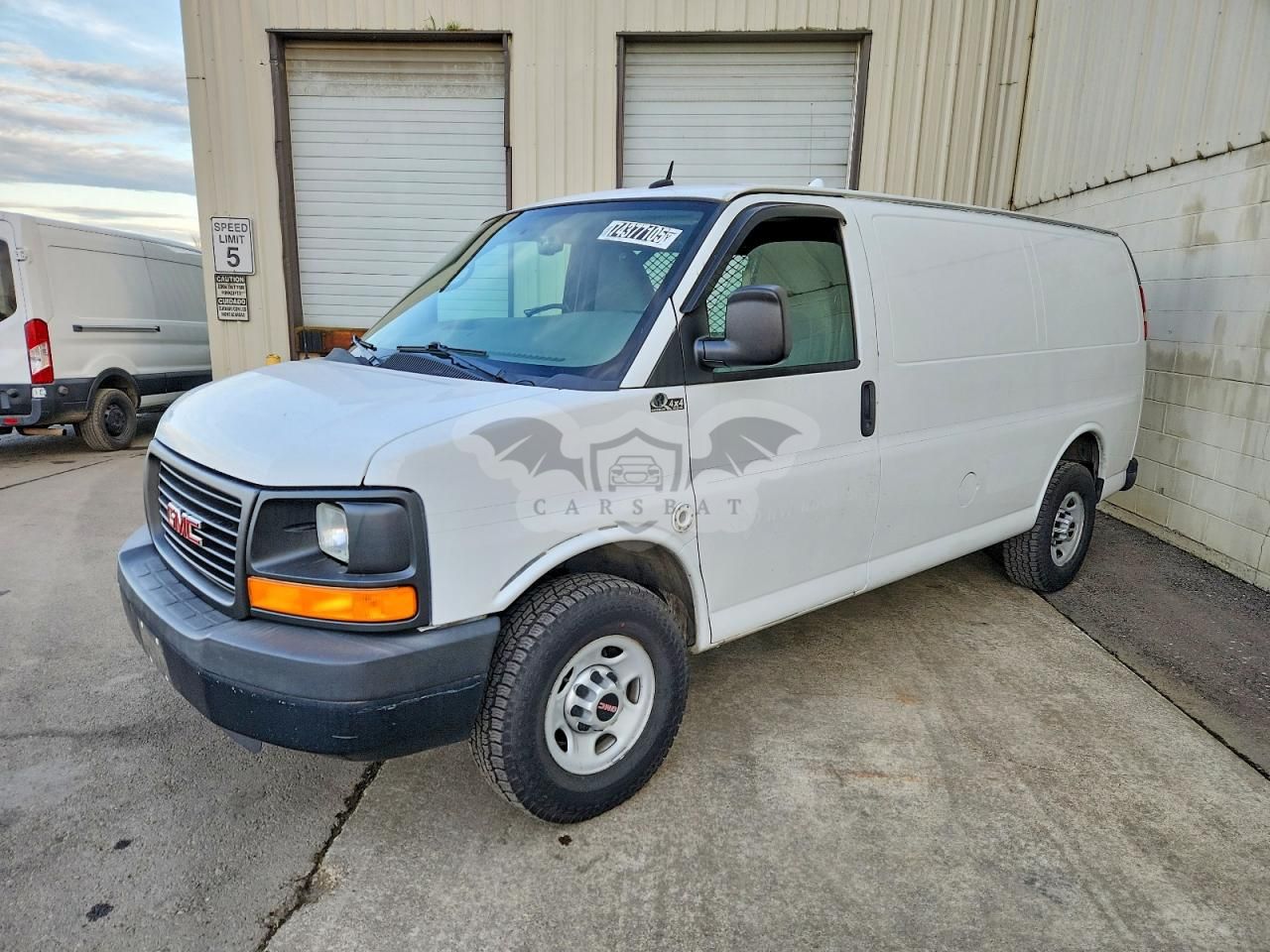 GMC Savana G3500 6.0L 8 2013