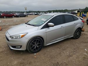 Ford Focus SE 2.0L 4 2015
