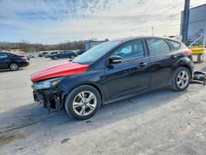 Ford Focus SE 2.0L 4 2012