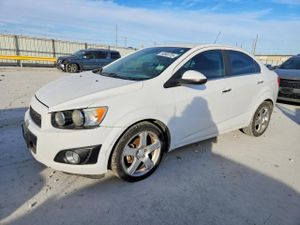 Chevrolet Aveo (Sonic) LTZ 1.4L 4 2015