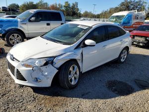 Ford Focus SE 2.0L 4 2012