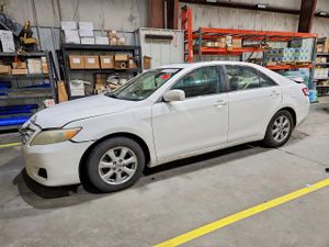 Toyota Camry BASE 2.5L 4 2010