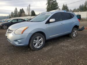 Nissan Rogue S 2.5L 4 2013
