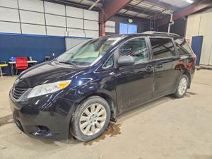 Toyota Sienna LE 3.5L 6 2015