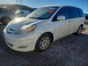 Toyota Sienna XLE 3.5L 6 2010